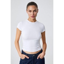 Guaraz Kadın Beyaz Esnek Kumaşlı Vücuda Oturan Slim Fit Bisiklet Yaka Basıc T-Shirt