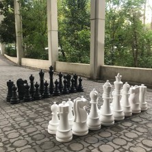 Yeni Satranç Bahçe Satranç Takımı 32 Parça Polietilen Malzemeden 90CM Şah Boyu ile Dayanıklı
