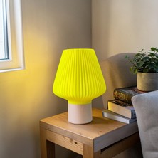 Modern Dekoratif Masa Lambası – Sarı Işık Efektli, E14 Duy, 2m Kablolu, Minimal Tasarım Gece Lambası, Şık Aydınlatma