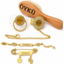 Shopfocus Kişiye Özel Isimli-0-18 Ay Kullanıma Uygun Emzik-Emzik Zinciri Amzik Askısı-Maşallah Bebek Yaka Iğnesi Isimli Dualı-Bebek KÜNYESİ-%100 Doğal Organik Ahşap Bebek Saç Fırçası Keçi Kılı Yumuşacık