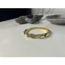 Hüma Butik Çelik Altın Kaplama Taşlı ve Sedef Görünümlü Yonca Kelepçe Bilezik