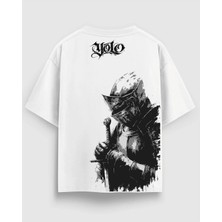 Oversize Unisex Siyah Tişört – Yolo Yazılı Ortaçağ Yolo Şövalye Baskı, %100 Pamuk Streetwear Tasarım
