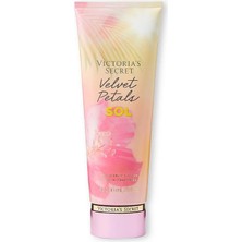 Victoria's Secret Beauty Velvet Petals Sol Vücut Losyonu