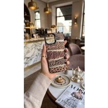 Deppo Trend iPhone 12/12 Pro Uyumlu Kılıf Leopar Desenli Kahverengi Çizgili Metalik Tuşlu Kamera Kenar Çıkıntılı