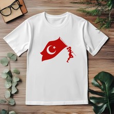Beyaz Premium Çocuk Tişörtü – 19 Mayıs Özgürlük , %100 Pamuk, Rahat ve Nefes Alabilir Günlük Kullanım