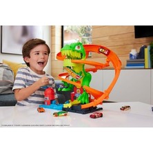 MarkEntegra Hot Wheels T-Rex ve Itfaiye Istasyonu Oyun Seti Hot Wheels T-Rex ve Itfaiye Istasyonu Oyun Seti ve 1:64 Ölçekli Metal Araba, Dinozorla Mücadele JBM73