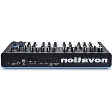 MarkEntegra Bass Station Iı Analog Monosynth - 64 Fabrika Yamaları, Desen Tabanlı Step Sequencer ve Arpejatör, Iki Osilatör ve Ek Bir Alt Osilatör Içerir