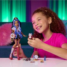 MarkEntegra Monster High Mavi Bluzu ve Siyah Şortuyla Monster High Robecca Steam Bebek, Evcil Penguen Kaptan Penny ve Uçuş Gözlüğü ile Çanta Gibi 7 Aksesuar, JMB81