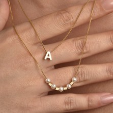 Nox Jewelry 14 Ayar Altın Kaplama Çift Katlı Zincir Harf Gümüş Kolye - Inci ve Kare Boru Detaylı Minimal Kolye