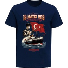 Efendioğlu Design Gençlik Bayramı 19 Mayıs 1919 Baskılı Atatürk ve Bandırma Vapuru Baskılı T-Shirt