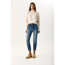 Vena Kadın Jessica Dirty Dark Blue Mom Jean Pantolon - Özel Olay için Şık ve Rahat Tasarım