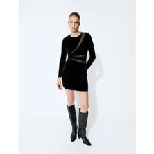 Koton Kadife Elbise Mini Uzun Kollu Bisiklet Yaka Tül Pencere Detaylı Slim Fit
