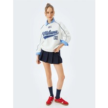 Koton Arkası Baskılı Kolej Temalı Bisiklet Yaka Şardonlu Biyeli Sweatshirt