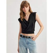 Koton Drape Detaylı Vatkalı Degaje Yaka Kolsuz Bluz