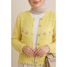 Moda Morfo Önü Çiçek Nakışlı Ponponlu Düğmeli Triko Hırka   -Sarı