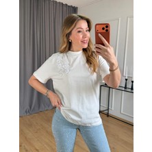 Size Özgü Ekru Omuz Püskül Detaylı Tshirt