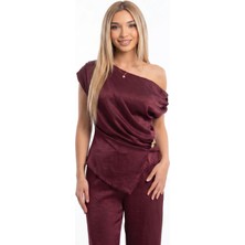 Shine & Style  Gold Tokalı Asimetrik Kesim Özel Tasarım Saten Bluz Pantolon Takım Bordo