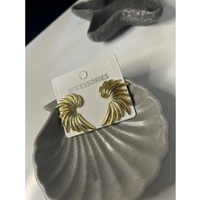 Hüma Butik Avant-Garde Gold Sarmal Tasarım Küpe