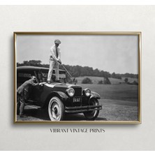 Ninastore Antika Arabada Golf Oynayan Adam Baskısı: Komik Vintage Golf Duvar Sanatı (Baskı)