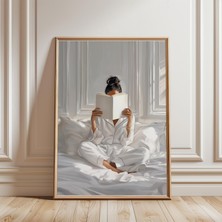 Ninastore Yatakta Kitap Okuyan Kadın Baskısı - Nötr Duvar Sanatı - Kütüphane - Kitap Severler Için Hediyeler