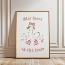 Ninastore Miss Goose On The Loose Baskısı - Kız Çocuk Hediyeleri - Bebek Odası Duvar Sanatı - Küçük Kız Çocuk