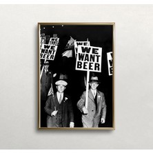 Ninastore Eski Bira Protestosu Fotoğrafı: Komik Yasak Dönemi Bar Sanatı (Baskı)