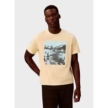 Calvin Klein Jeans Sarı Bisiklet Yaka Erkek Standart Fit Baskılı T-Shirt LV04RE812G2EZ Ss 20S 5AM Ck Floral