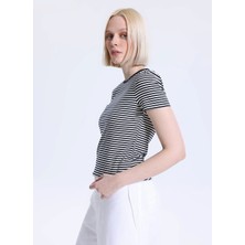 Lauren Ralph Lauren Lacivert - Beyaz Yuvarlak Yaka Kadın Standart Fit Çizgili T-Shirt 200P03721