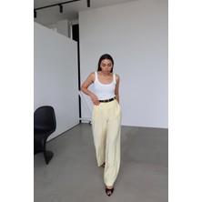 Özge Özgenç Üç Pileli Geniş Kalıp Pantolon