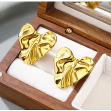 Çelik Modern Dalgalı Gold Kalp Küpe