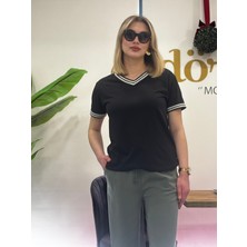 Dörtelle Kadın Boncuk Işlemeli/dantel Detaylı V Yaka T-Shirt