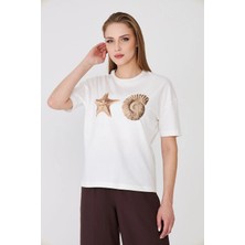 Sortie Collection Deniz Yıldızı ve Istiridye Baskılı Rahat Kalıp Basic Tişört Ekru