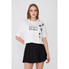 Sortie Collection Kadın Feıyu Peacefulness Gül Baskılı Rahat Kalıp Basic Tişört Ekru