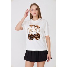 Sortie Collection Kadın Leopar Kiraz Baskılı Rahat Kalıp Basic Tişört Ekru