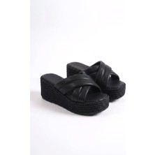 Lux Shoes Dolgu Topuklu Ortopedik Taban Hasır Görünümlü Çapraz Kadın Terlik