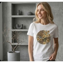 ARZ Kısakollu Beyaz Çiçek Leopar Baskılı Pamuk Tshirt