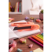 Aysluka Maket Bıçağı – Ergonomik Hobi, Okul ve Ofis Kırtasiye Maket Bıçağı Geniş 18MM Neon Turuncu