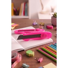 Aysluka Maket Bıçağı – Ergonomik Hobi, Okul ve Ofis Kırtasiye Maket Bıçağı Geniş 18MM Neon Pembe