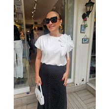 Wienella Yakası Çiçek Detaylı Lycralı Pamuk T-Shirt