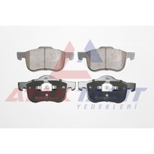 Otoco Volvo C70 I 2.0 1998-2005 / S60 I 2.0 T5 2000-2010 Ön Fren Balatası