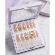 Louesse Beauty Louésse Champagne Bloom Takma Tırnak 12’li  Şampanya Nude Inci Çiçek Detaylı Şık Nail Set