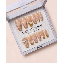 Louesse Beauty Louésse Golden Petal Takma Tırnak 12’li  Nude Çiçek Desenli Altın French Inci Detaylı Elegant Nail