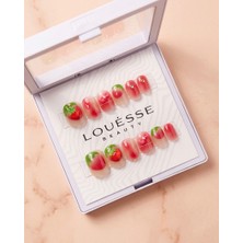 Louesse Beauty Louésse Berry Kiss Takma Tırnak 12’li  Çilek Kiraz Desenli Tatlı Nail Sweet Crush