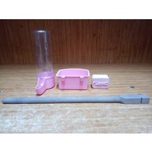 Pet Pembe Kuş Tahta Tünek 15 Cm+Yem Kabı+Suluk+Ahududu Aromalı Gaga Taşı