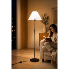 Metal Lambader Siyah 150 cm Tek Ayaklı Pileli Beyaz Modern Kumaş Başlık  LAM08