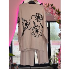 Sevilen Büşra Nur Siyah Motifli Oversize Krem Triko Takım