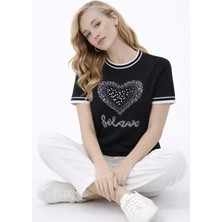 zerelle collection Kadın Kalp Desenli Taşlı ve Inci Detaylı T-Shirt
