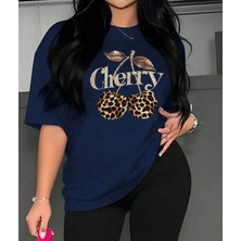 Nigrum Pardus Nıgrum Pardus Leopar Desenli Cheryy Baskılı %100 Pamuk Yeni Sezon Büyük Beden Kadın T-Shirt