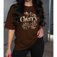 Nigrum Pardus Nıgrum Pardus Leopar Desenli Cheryy Baskılı %100 Pamuk Yeni Sezon Büyük Beden Kadın T-Shirt