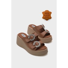 Capone Outfitters Charm Hakiki Deri Dolgu Topuklu Taşlı Çift Bantlı Konfor Kadın Terlik